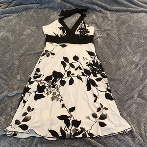 PC Worn 1X. Gorgeous black and white floral dress